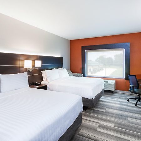 Holiday Inn Express & Suites - Coffeyville, An Ihg Hotel Buitenkant foto