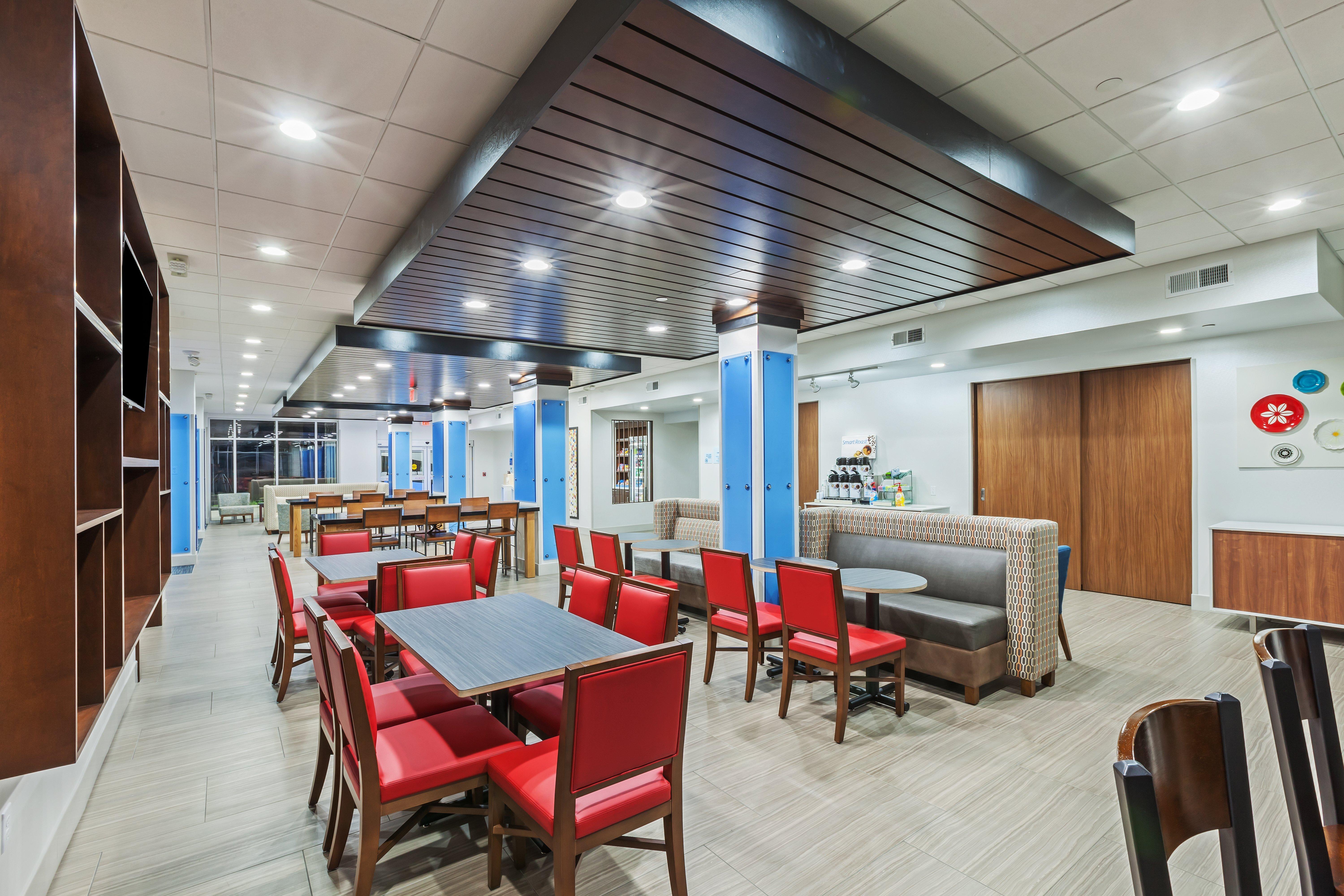 Holiday Inn Express & Suites - Coffeyville, An Ihg Hotel Buitenkant foto